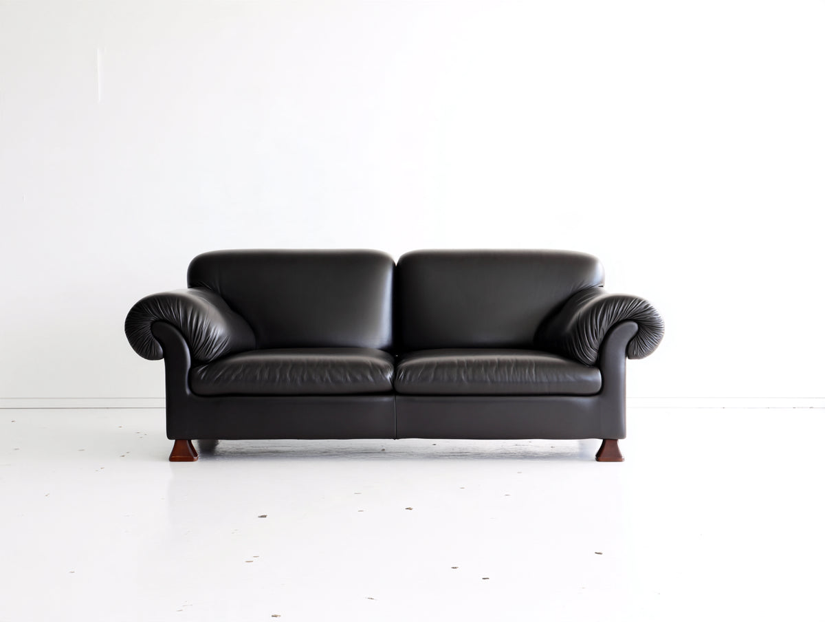 Sofá de 2 plazas tapizado 175x88x82 cm - Negro - Asientos acolchados y reposabrazos enrollados